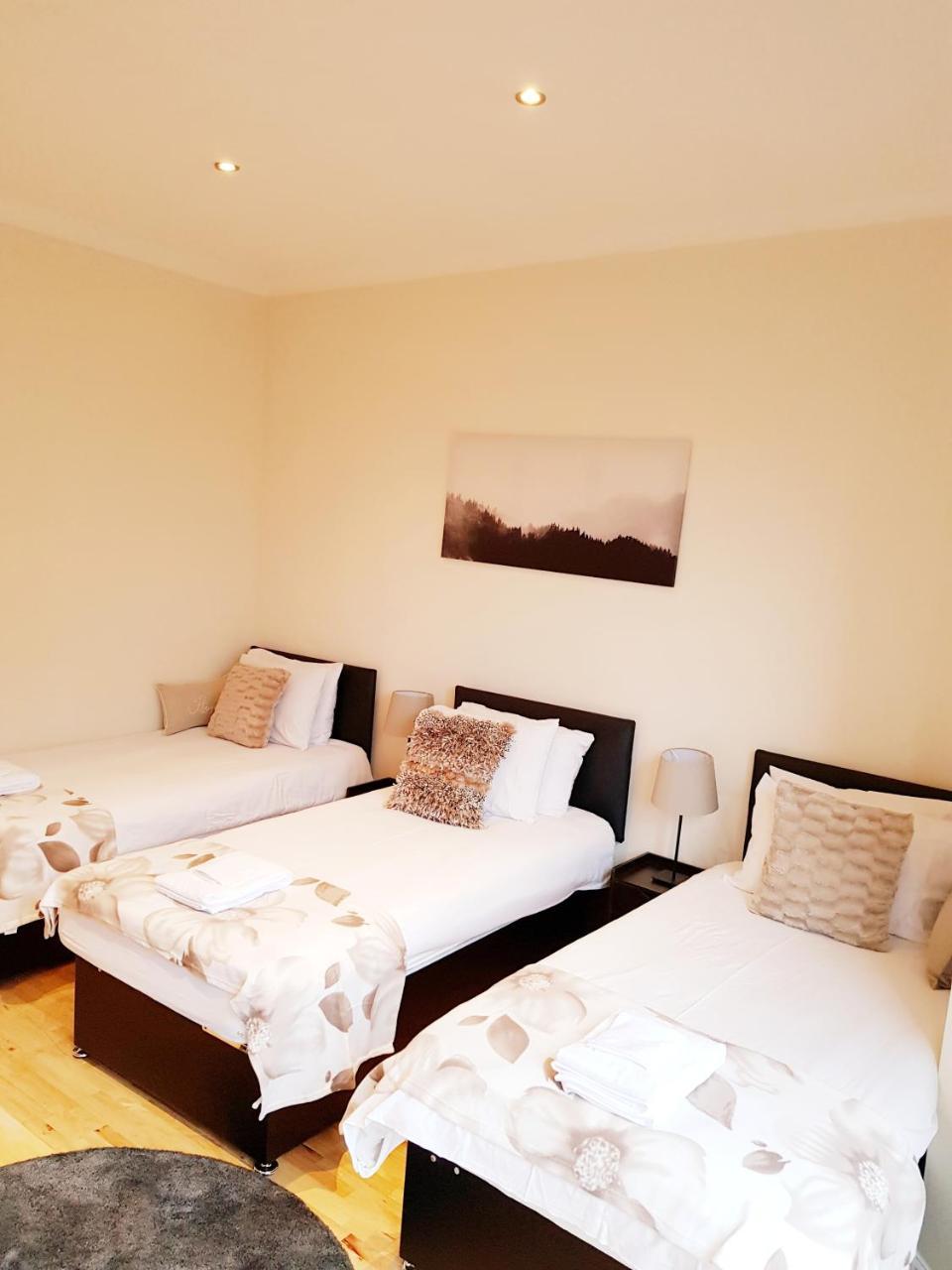 Bed and Breakfast Cogie Abode Энфилд Экстерьер фото