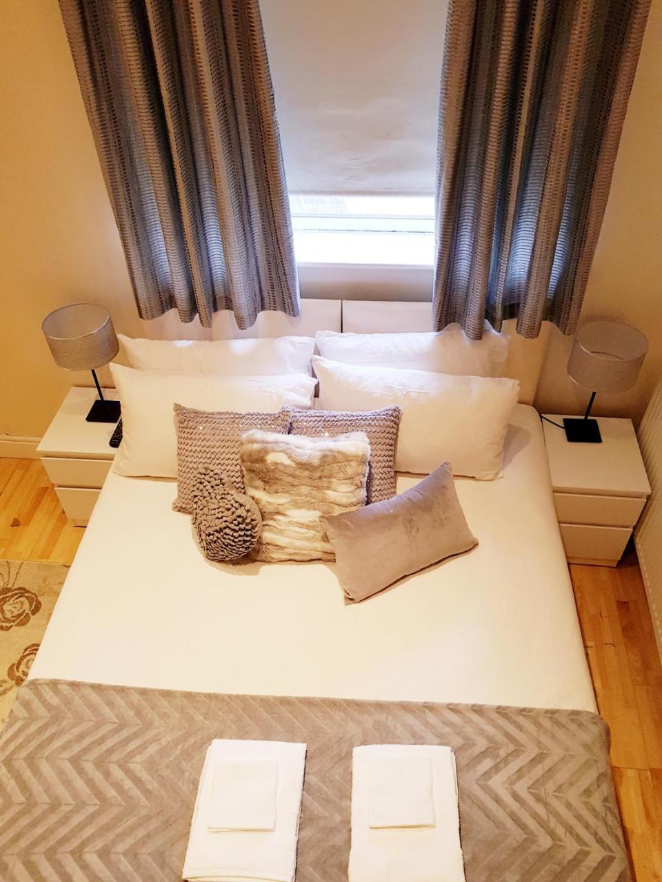 Bed and Breakfast Cogie Abode Энфилд Экстерьер фото