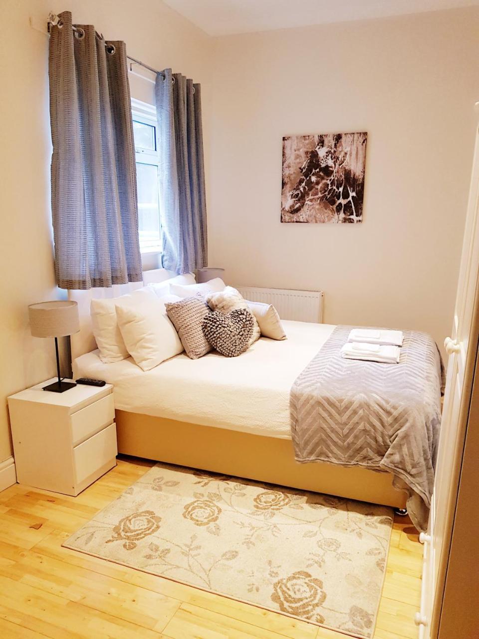 Bed and Breakfast Cogie Abode Энфилд Экстерьер фото