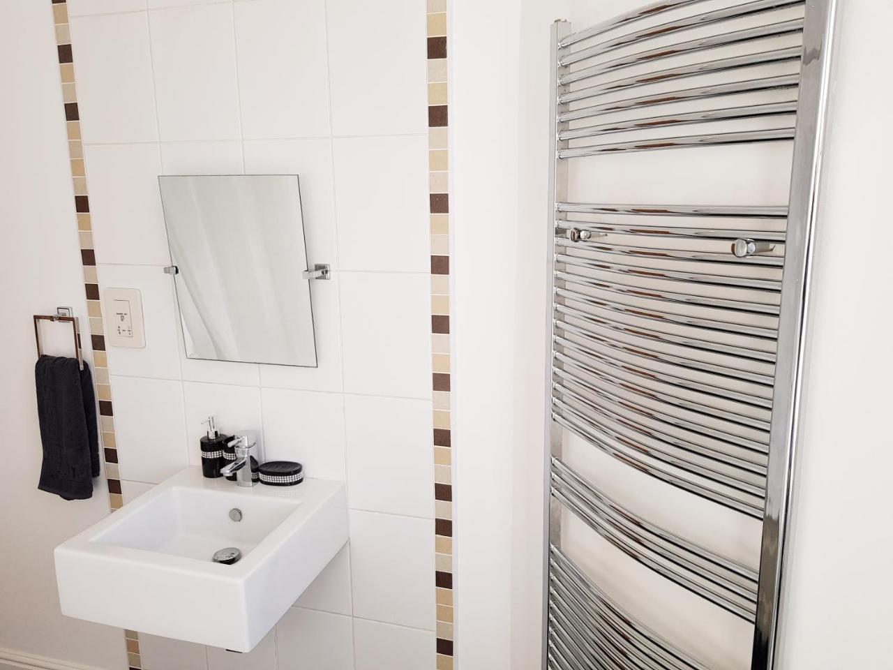 Bed and Breakfast Cogie Abode Энфилд Экстерьер фото