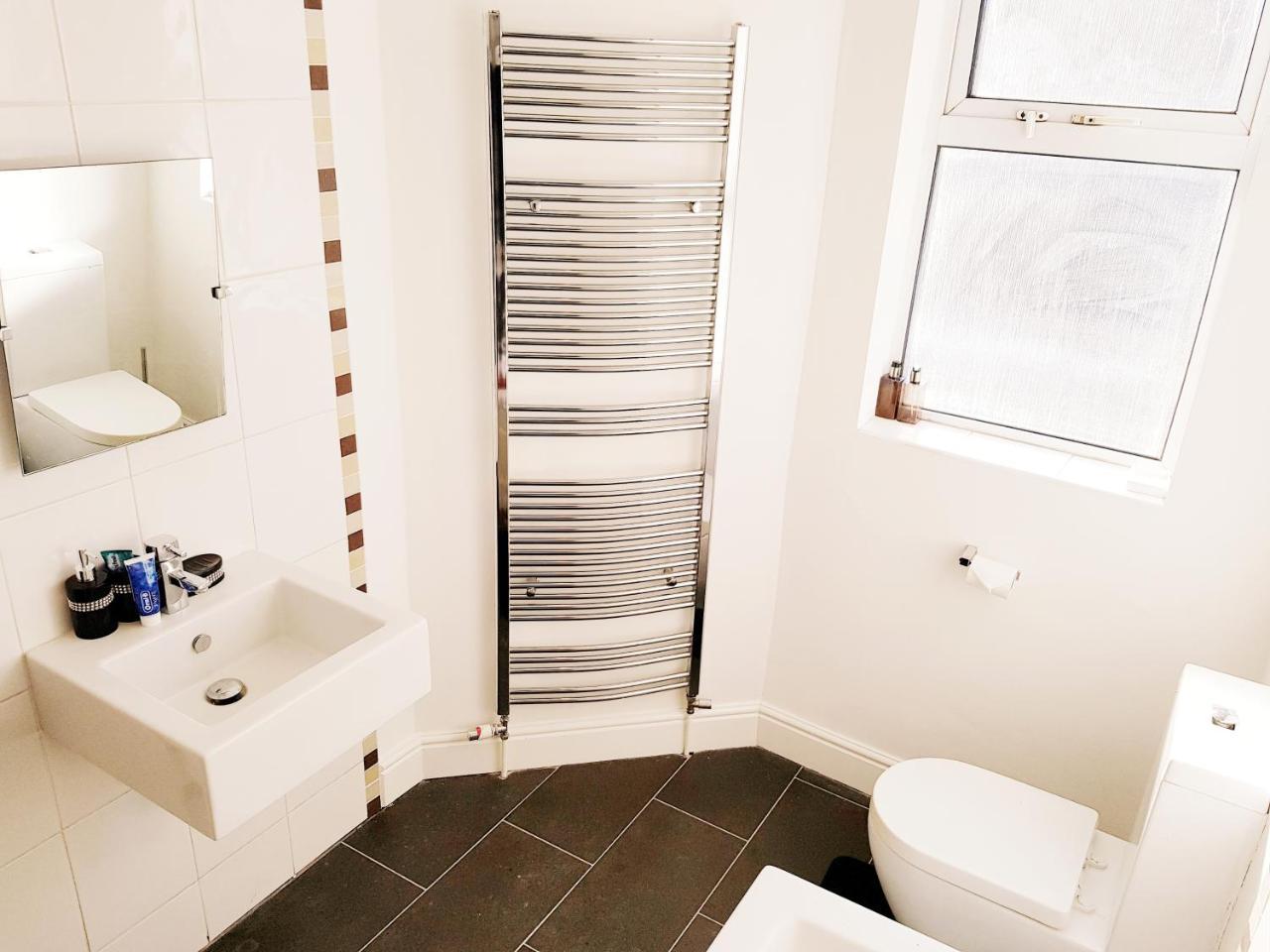 Bed and Breakfast Cogie Abode Энфилд Экстерьер фото