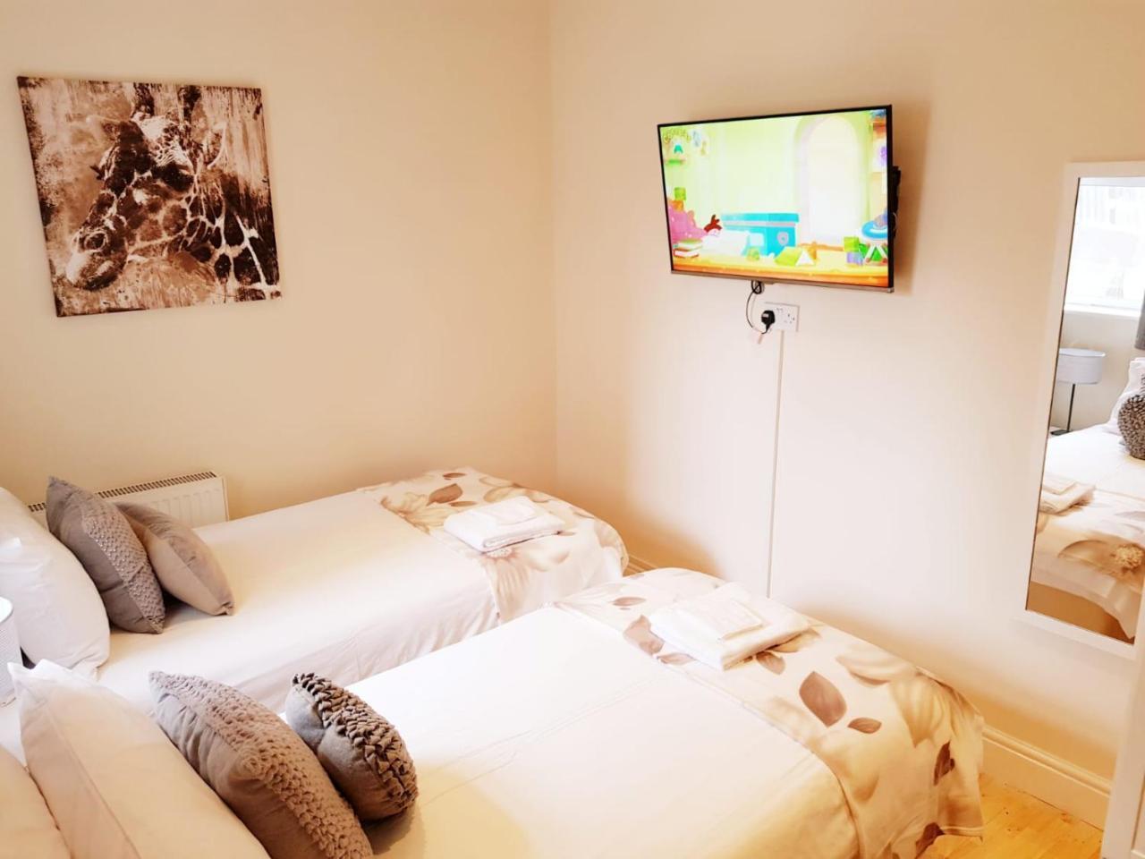 Bed and Breakfast Cogie Abode Энфилд Экстерьер фото