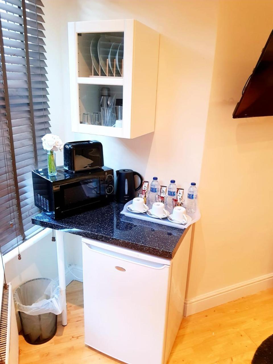 Bed and Breakfast Cogie Abode Энфилд Экстерьер фото
