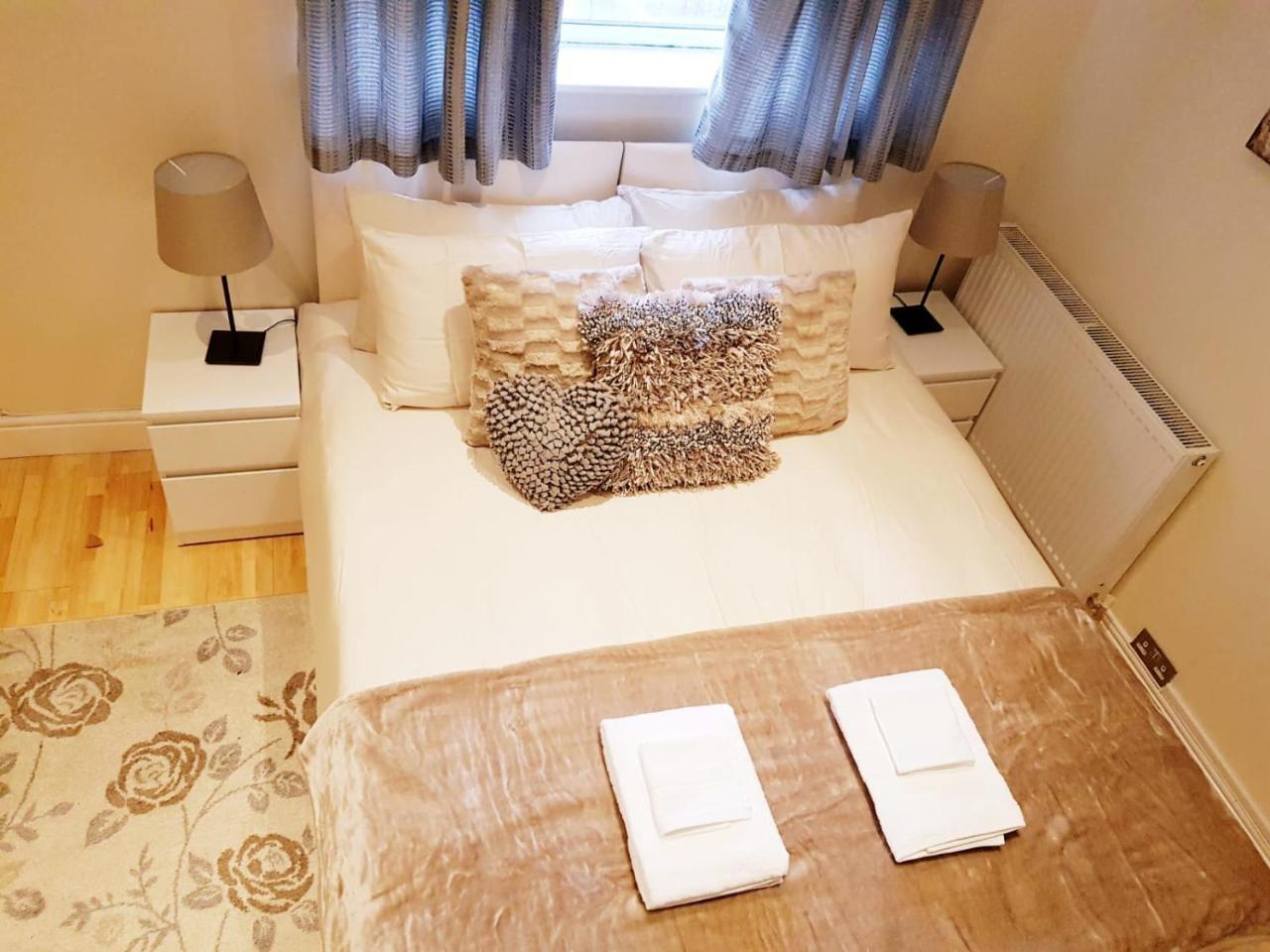 Bed and Breakfast Cogie Abode Энфилд Экстерьер фото